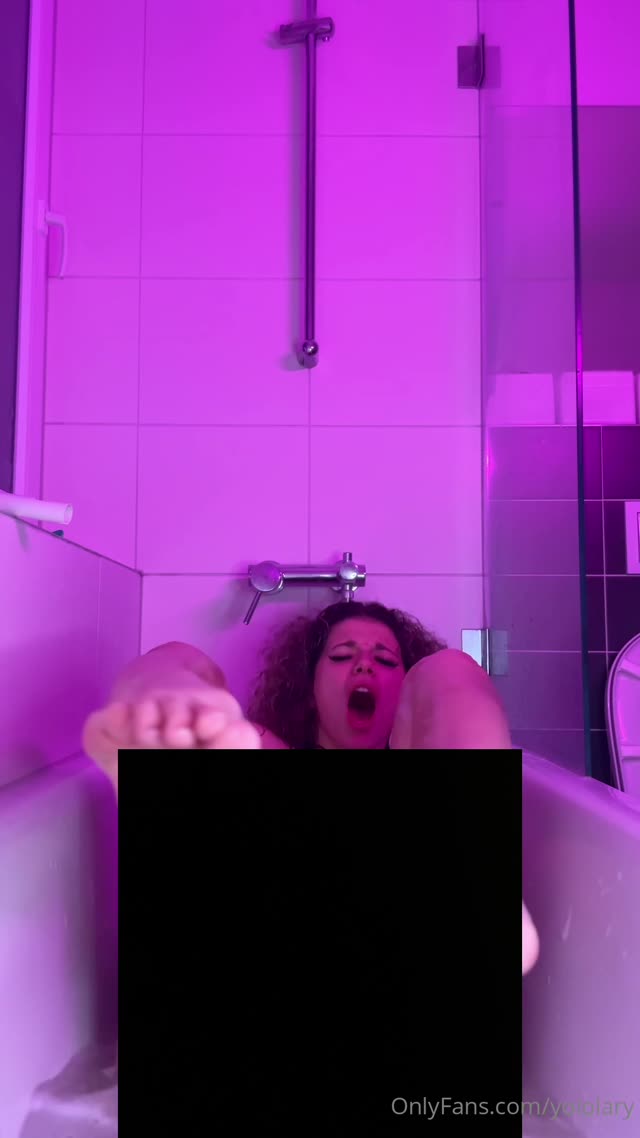 Yololaryy exclusive video 12 — OnlyFans girl content