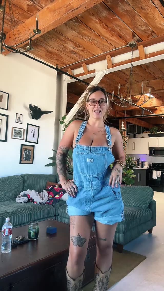 Loganvalerie exclusive video 37 — OnlyFans girl content