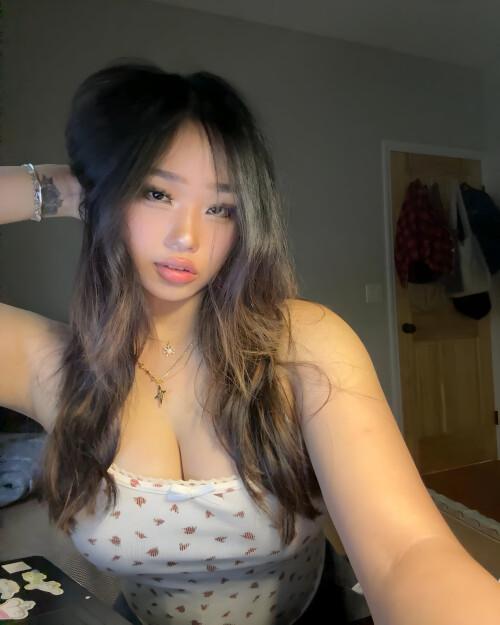 Cellow111 — Instagram girl nude model