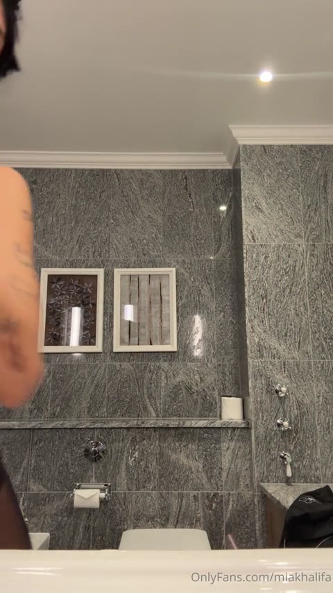 Miakhalifa exclusive video 1 — OnlyFans girl content
