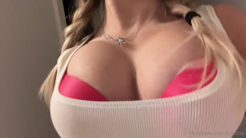 Breckiehill Breckiehill exclusive video 32 — OnlyFans girl content