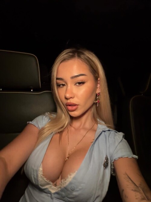 Babybellllzzzz — Instagram girl nude model