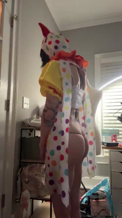 Essaere exclusive video 2 — OnlyFans girl content